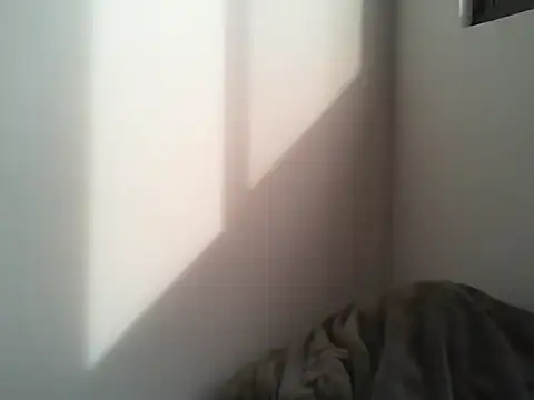 hottiebomb online show from February 6, 9:29 pm