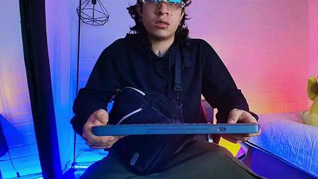 Axell Kussh online show from March 18, 9:29 pm