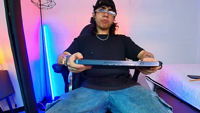 Axell Kussh online show from March 25, 3:34 am