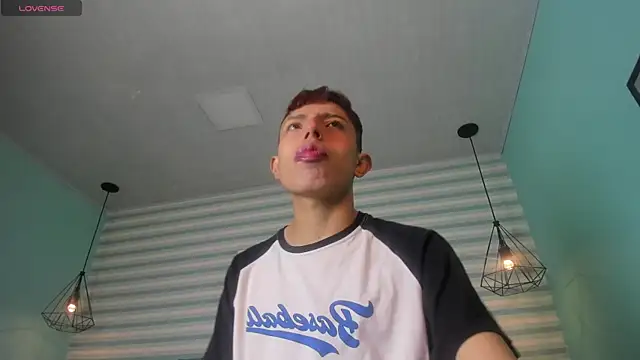 Snapshot of _camilo_ortiz chatting on May 29, 2:15 pm camilo ortiz online show from May 29, 2:15 pm