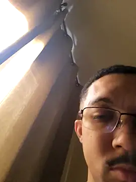 Snapshot of MOREN044 chatting on April 8, 5:35 pm MOREN044 online show from April 8, 5:35 pm