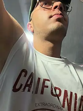 NoahCam1 online show from February 9, 3:21 am