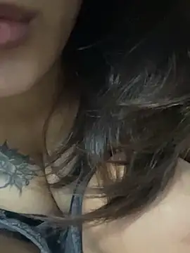 Snapshot of -Nuna- chatting on April 11, 5:28 pm -Nuna- online show from April 11, 5:28 pm