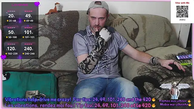 Snapshot of SwatRocShy chatting on May 8, 6:08 am SwatRocShy online show from May 8, 6:08 am