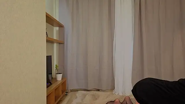 NikkyBee  online show from March 18, 9:23 am