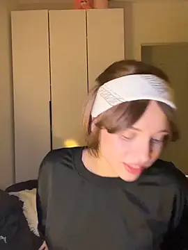  luna fox  online show from March 25, 6:14 pm