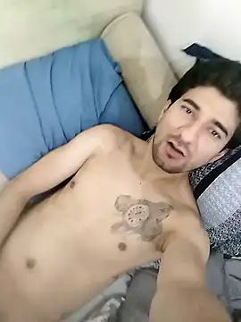 Snapshot of Camilo696903 chatting on March 13, 4:35 pm Camilo696903 online show from March 13, 4:35 pm