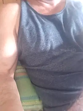 Snapshot of RocoGrueso chatting on February 6, 11:35 am RocoGrueso online show from February 6, 11:35 am