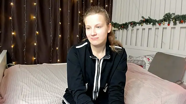 AprylSalisbury online show from February 15, 7:43 pm