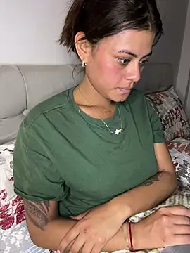 Snapshot of RachelWeisz_ chatting on March 29, 10:15 am RachelWeisz online show from March 29, 10:15 am