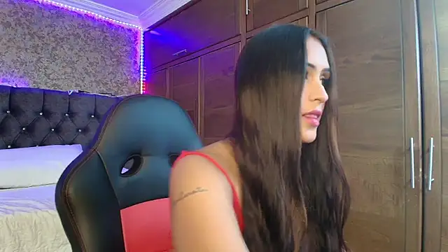 sarah escobarr online show from February 9, 1:48 pm