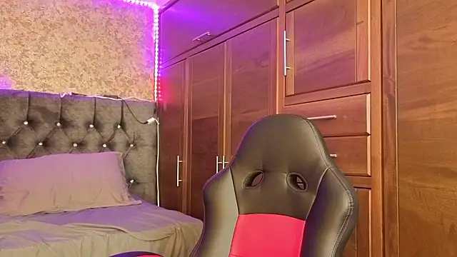 sarah escobarr online show from March 21, 2:09 pm