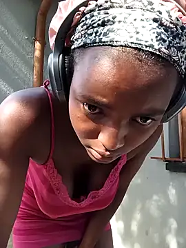 HotCaramela online show from February 8, 1:47 pm