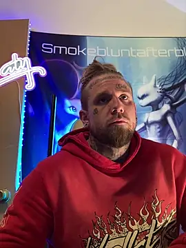 Snapshot of Smokebluntafterblunt chatting on March 5, 11:23 pm Smokebluntafterblunt online show from March 5, 11:23 pm