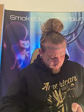Snapshot of Smokebluntafterblunt chatting on March 12, 2:45 pm Smokebluntafterblunt online show from March 12, 2:45 pm