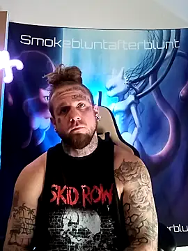 Snapshot of Smokebluntafterblunt chatting on March 13, 2:56 pm Smokebluntafterblunt online show from March 13, 2:56 pm