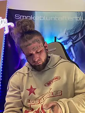 Snapshot of Smokebluntafterblunt chatting on March 20, 4:12 pm Smokebluntafterblunt online show from March 20, 4:12 pm