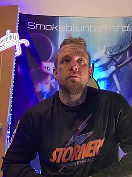 Snapshot of Smokebluntafterblunt chatting on March 24, 12:59 am Smokebluntafterblunt online show from March 24, 12:59 am