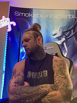 Snapshot of Smokebluntafterblunt chatting on March 25, 7:03 am Smokebluntafterblunt online show from March 25, 7:03 am