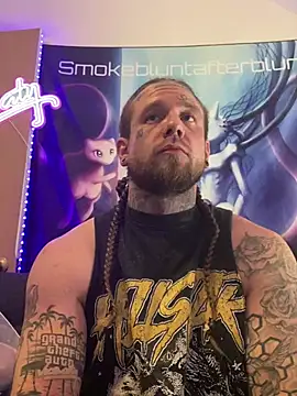 Snapshot of Smokebluntafterblunt chatting on April 19, 2:00 am Smokebluntafterblunt online show from April 19, 2:00 am