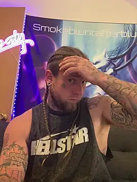 Snapshot of Smokebluntafterblunt chatting on April 24, 3:09 am Smokebluntafterblunt online show from April 24, 3:09 am