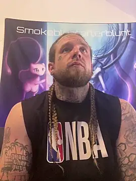 Snapshot of Smokebluntafterblunt chatting on April 28, 3:22 am Smokebluntafterblunt online show from April 28, 3:22 am