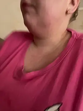 Snapshot of Mommy-girl-Lola chatting on February 24, 6:33 am Mommy-girl-Lola online show from February 24, 6:33 am