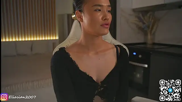 Snapshot of Eliasian chatting on June 15, 3:36 pm Eliasian online show from June 15, 3:36 pm