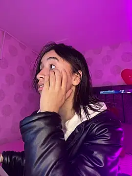 alahia pink online show from February 27, 2:33 am