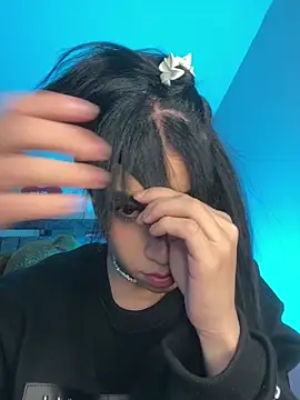 alahia pink online show from March 15, 4:40 am