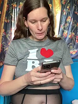 Midnight Munch online show from June 10, 1:10 pm