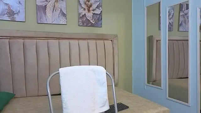 Snapshot of Tommas_Jhonson chatting on March 29, 8:14 am Tommas Jhonson online show from March 29, 8:14 am