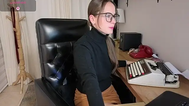 kate thompson  online show from May 2, 11:04 am