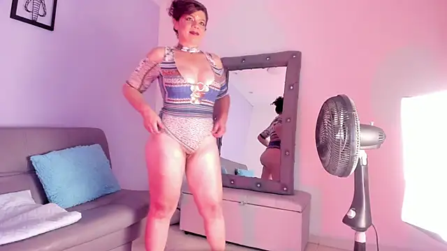 shantall cruzz online show from March 27, 4:29 am