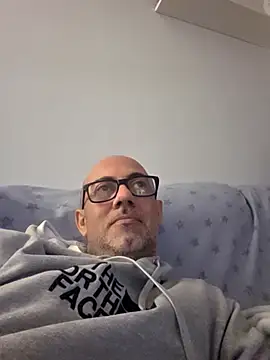 pareja47 online show from March 11, 11:55 pm