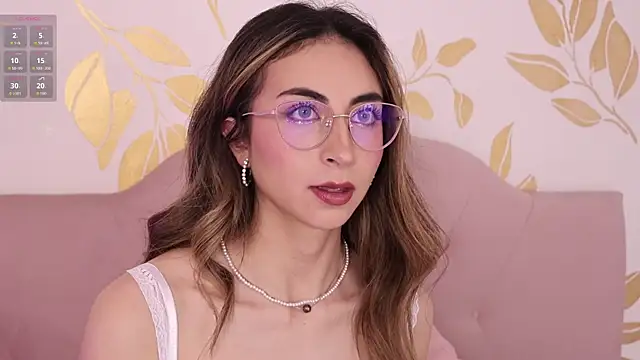 Snapshot of EmmaClark__ chatting on March 6, 8:16 pm EmmaClark online show from March 6, 8:16 pm