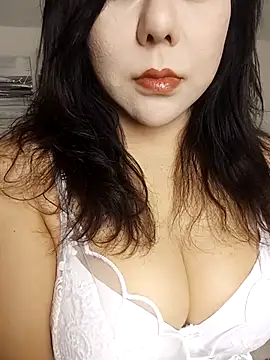 qiqi5201 online show from February 12, 1:50 pm