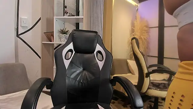 Abi sexxx1 online show from March 25, 9:43 pm