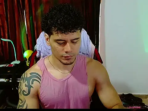 Logan0626 online show from April 29, 1:37 pm
