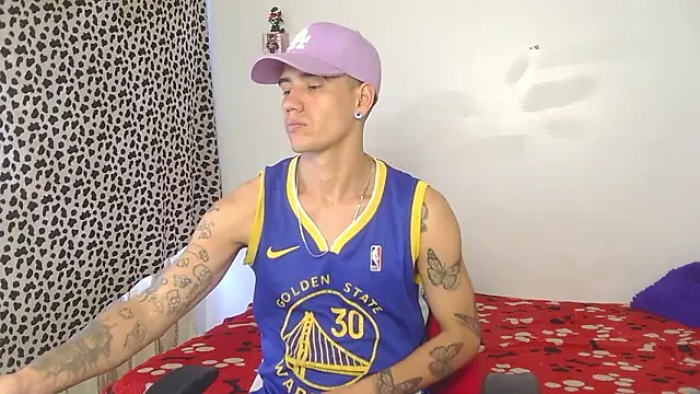 kylian n online show from February 8, 2:53 pm