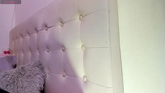 Snapshot of MiaEvans0 chatting on March 27, 3:01 am MiaEvans0 online show from March 27, 3:01 am