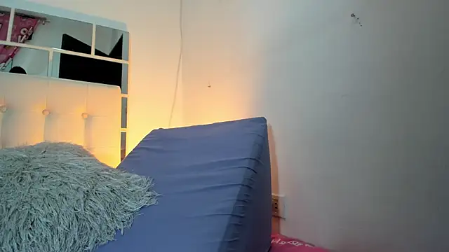 MiaEvans0 online show from May 25, 6:58 pm