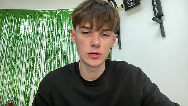 Snapshot of YourMilkyGuy chatting on March 12, 3:29 pm YourMilkyGuy online show from March 12, 3:29 pm