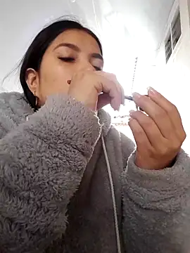 Ariana Castillo   online show from March 25, 12:33 pm