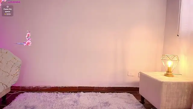 Ariana Castillo   online show from March 26, 1:06 pm