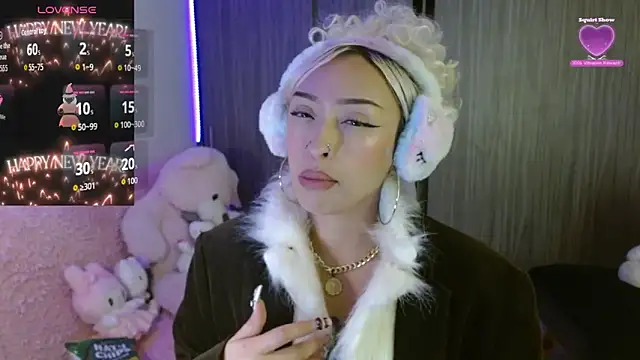 Snapshot of _AbbyIce chatting on February 25, 2:21 am AbbyIce online show from February 25, 2:21 am