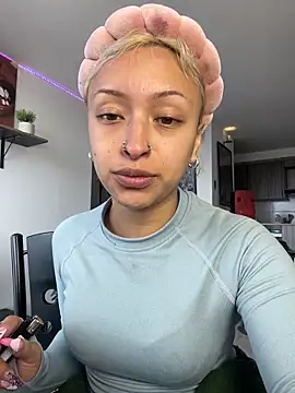 Snapshot of _AbbyIce chatting on March 18, 6:11 pm AbbyIce online show from March 18, 6:11 pm