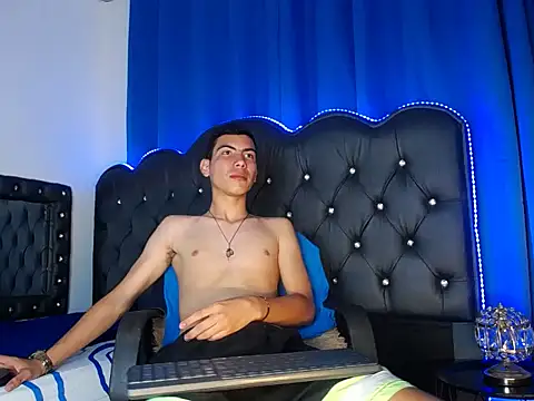 JorgeJohnson  online show from February 8, 4:38 am