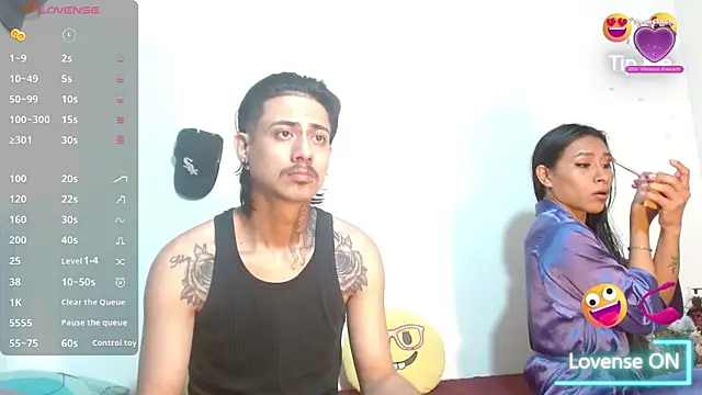 Snapshot of Damian-and-Camerum chatting on April 11, 3:11 am Damian-and-Camerum online show from April 11, 3:11 am