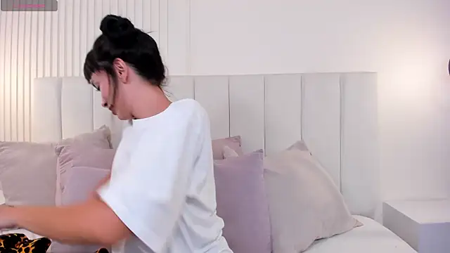 Snapshot of violeta_rodriguezz chatting on March 22, 8:23 pm violeta rodriguezz online show from March 22, 8:23 pm